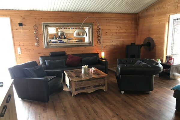 Foto van Bovenste terras van het meer - Vakantiehuis in Rieden - Untagged