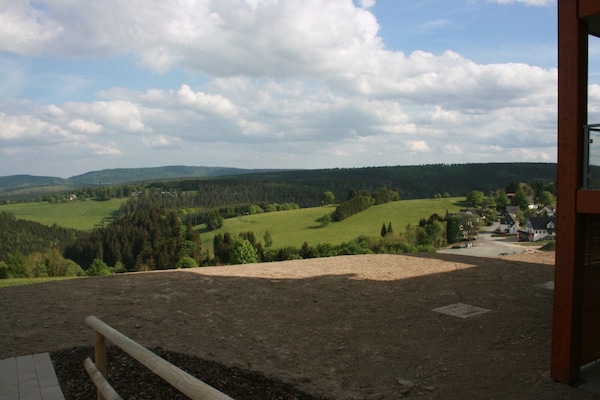 Foto van Prachtig appartement direct aan de skipiste - Vakantiehuis in Winterberg - ViewSummer