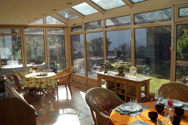 Foto van Berguitzicht op het Bodenmeer met wintertuin - Vakantiehuis in Oberstaufen - Untagged
