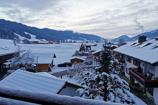 Foto van Berguitzicht op het Bodenmeer met wintertuin - Vakantiehuis in Oberstaufen - Untagged