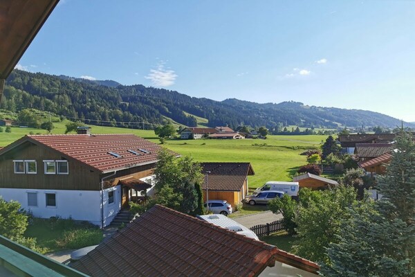 Foto van Berguitzicht op het Bodenmeer met wintertuin - Vakantiehuis in Oberstaufen - Untagged