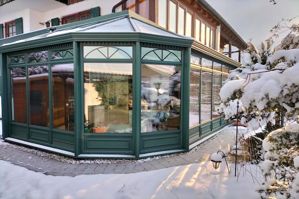Foto van Berguitzicht op het Bodenmeer met wintertuin - Vakantiehuis in Oberstaufen - Untagged