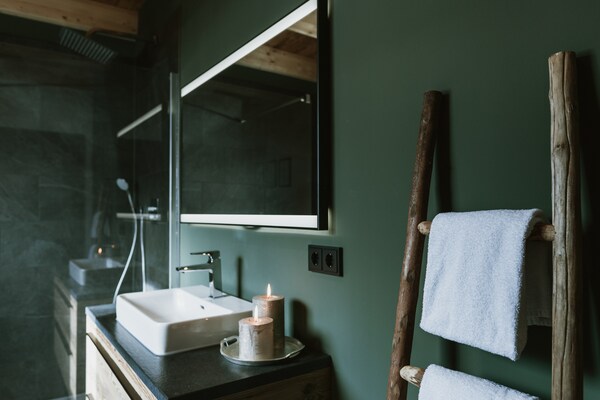 Foto van Chalet in het Vital Camp Resort Bayerbach - Vakantiehuis in Bayerbach - BathRoom