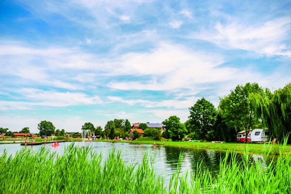 Foto van Chalet met privésauna op Vital Camp Bayerbach - Vakantiehuis in Bayerbach - ParkFacilities