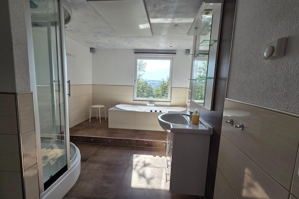 Foto van Ski- en wandelvakantie in het bos in Adlerblick - Vakantiehuis in Schnett - BathRoom