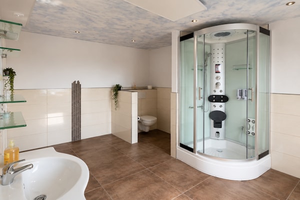 Foto van Ski- en wandelvakantie in het bos in Adlerblick - Vakantiehuis in Schnett - BathRoom