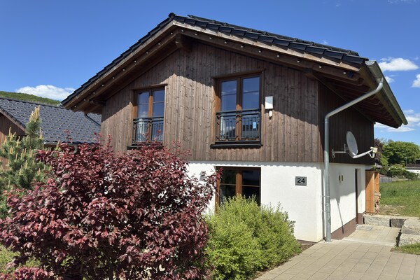 Foto van Chalets aan de Diemelsee in Heringhausen - Vakantiehuis in Heringhausen - ExteriorSummer