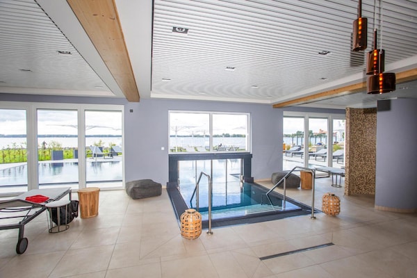 Foto van Appartementen in Maremuritz Yacht Harbour Resort - Vakantiehuis in Waren (Müritz) - Pool
