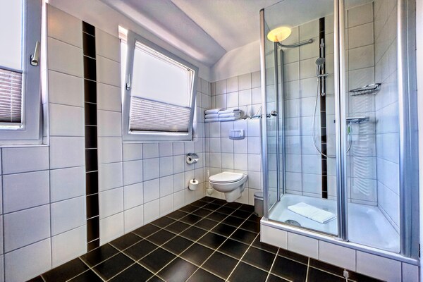 Foto van Vakantieappartement in Wyk-Boldixum op Föhr - Vakantiehuis in Wyk-Boldixum - BathRoom