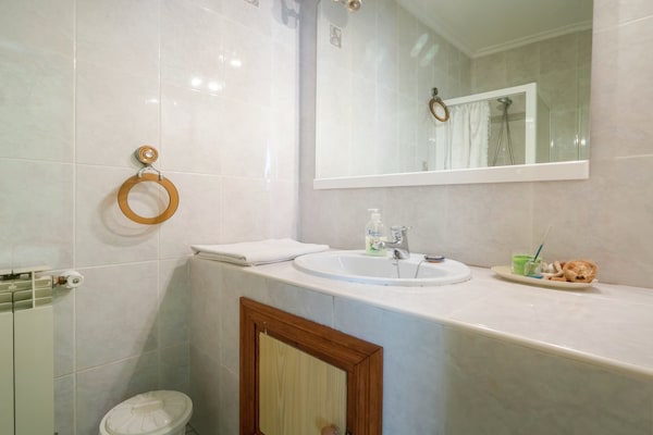 Foto van Landhuis in Salinillas met privézwembad - Vakantiehuis in Salinillas de Buradón - BathRoom