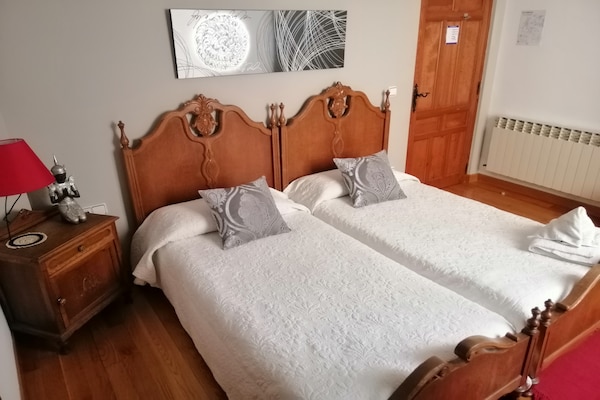Foto van Landhuis in Salinillas met privézwembad - Vakantiehuis in Salinillas de Buradón - BedRoom