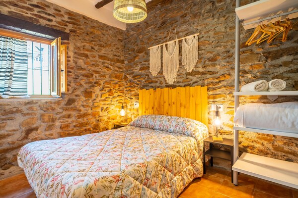 Foto van Chalet in Adra met Zee- en Bergzicht - Vakantiehuis in El Trebolar, Adra - BedRoom