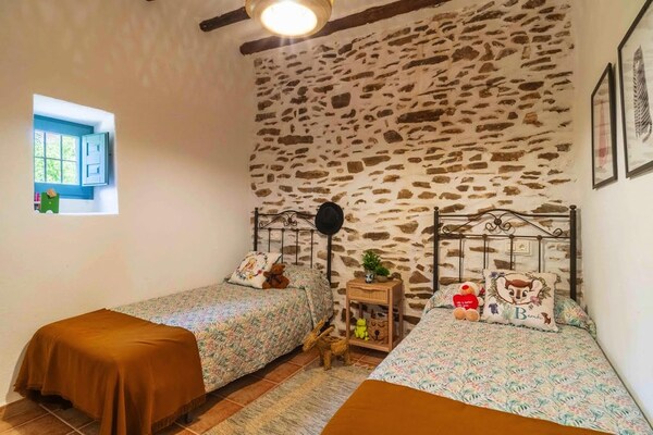 Foto van Landhuis in Adra bij Strand en Bergen - Vakantiehuis in El Trebolar, Adra - BedRoom