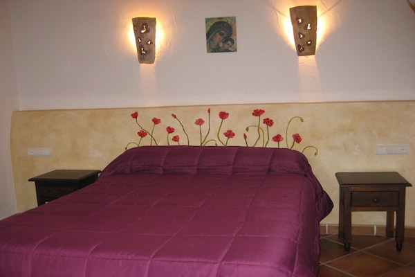Foto van 4-persoons vakantiehuis in Laroya met zwembad - Vakantiehuis in Laroya - BedRoom