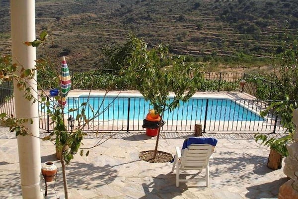 Foto van 4-persoons vakantiehuis in Laroya met zwembad - Vakantiehuis in Laroya - PoolOfHouse