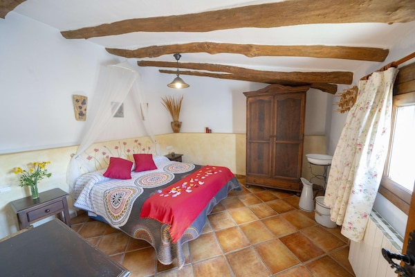 Foto van 4-persoons vakantiehuis in Laroya met zwembad - Vakantiehuis in Laroya - BedRoom