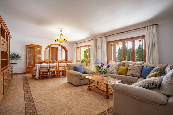 Foto van Chique villa met zwembad voor 12 gasten op Ibiza - Vakantiehuis in Ibiza - LivingRoom