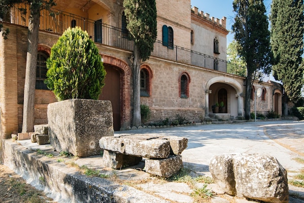 Foto van Landhuis bij Pedraforca Bergen - Vakantiehuis in Castellnou de Bages - ExteriorSummer