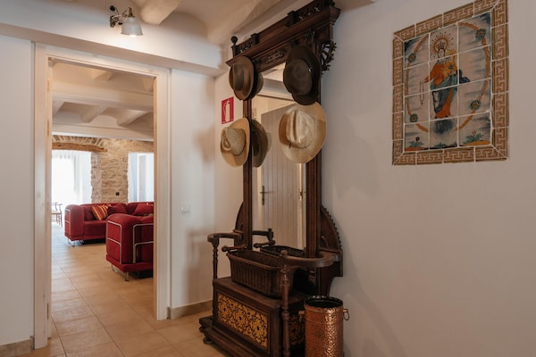 Foto van Landhuis bij Pedraforca Bergen - Vakantiehuis in Castellnou de Bages - HallReception