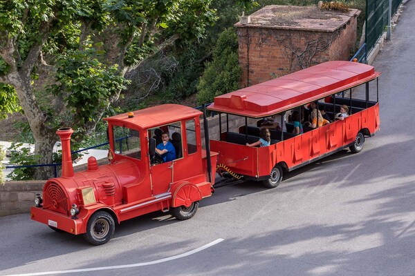 Foto van Bungalow in Calella met Zee- en Bergzicht - Vakantiehuis in Calella - ParkFacilities