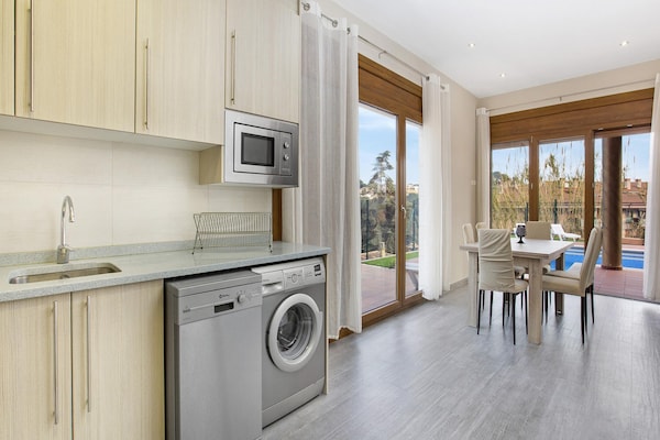 Foto van Villa in Lloret de Mar met privézwembad - Vakantiehuis in Lloret de Mar - Kitchen