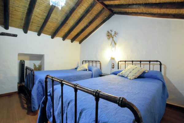 Foto van Huisje in Fuentes de Cesna met zwembad - Vakantiehuis in Fuentes de Cesna - BedRoom
