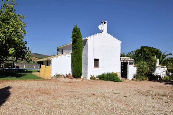 Foto van Huisje in Fuentes de Cesna met zwembad - Vakantiehuis in Fuentes de Cesna - ExteriorSummer