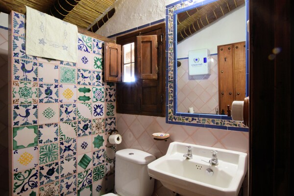 Foto van Huisje in Fuentes de Cesna met zwembad - Vakantiehuis in Fuentes de Cesna - BathRoom