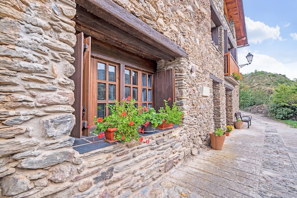 Foto van Appartement in Isavarre bij Pyreneeën - Vakantiehuis in Isavarre - TerraceBalcony