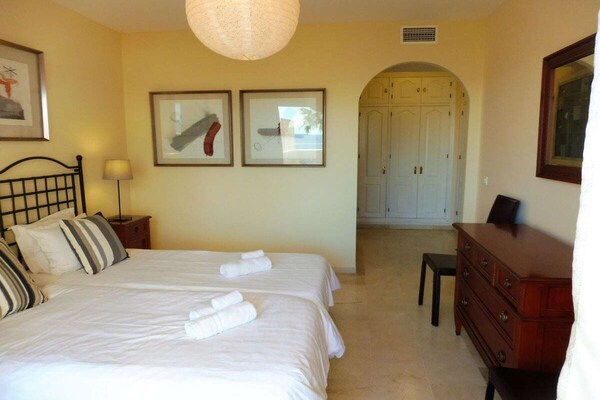 Foto van Bermuda Beach 1 Comfortabele vakantiewoning - Vakantiehuis in Bahia de Casares\/ Estepona\/ Malaga - Untagged