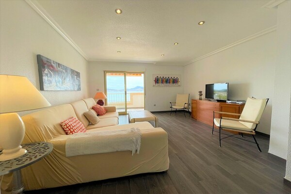 Foto van Appartement met zwembad op het strand van La Manga - LivingRoom