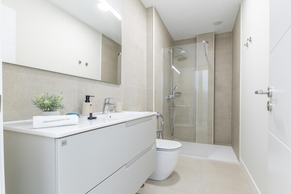 Foto van Comfortabel familieverblijf aan zee - Vakantiehuis in Agüimes - BathRoom