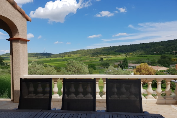 Foto van Wijngaardverblijf met zwembad - Vakantiehuis in Montbrun-des-Corbières - TerraceBalcony