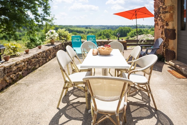 Foto van Vakantiehuis in Mazeyrolles met tuin - Vakantiehuis in Mazeyrolles - TerraceBalcony