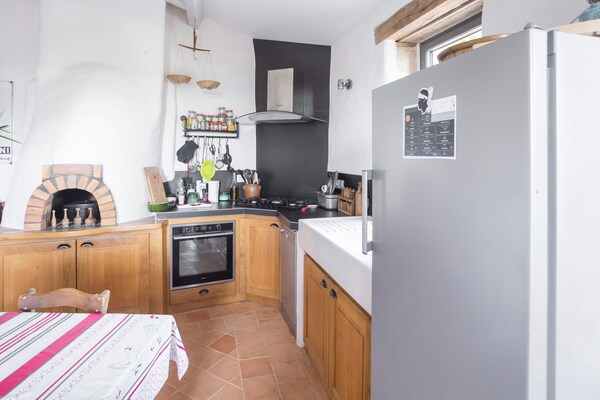 Foto van Vakantiehuis in Mazeyrolles met tuin - Vakantiehuis in Mazeyrolles - Kitchen