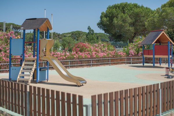 Foto van Retreat met verwarmd zwembad - Vakantiehuis in Mandelieu - ParkFacilities