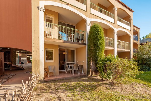 Foto van Retreat met verwarmd zwembad - Vakantiehuis in Mandelieu - ExteriorSummer