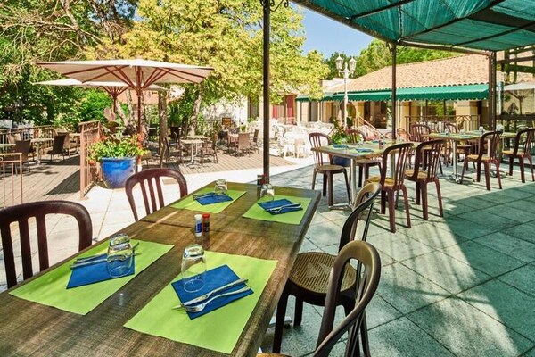 Foto van Comfort stacaravan 4 personen - Vakantiehuis in GREOUX LES BAINS - 