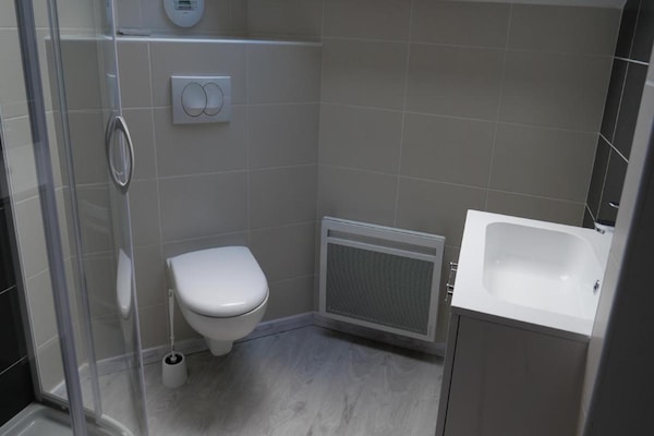 Foto van Gezellig groepsverblijf met open haard - Vakantiehuis in Chorges - BathRoom