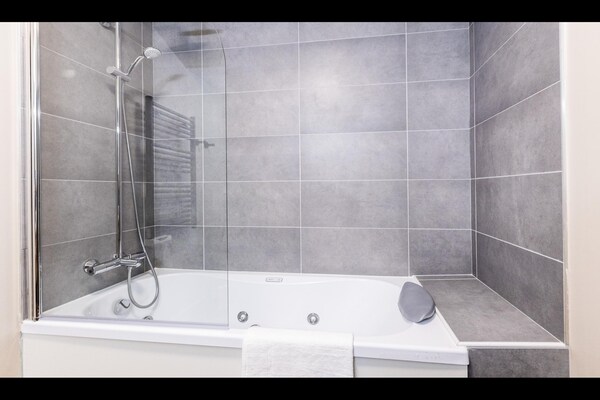 Foto van Appartement in Risoul met Ski-In/Ski-Out - Vakantiehuis in RISOUL - BathRoom