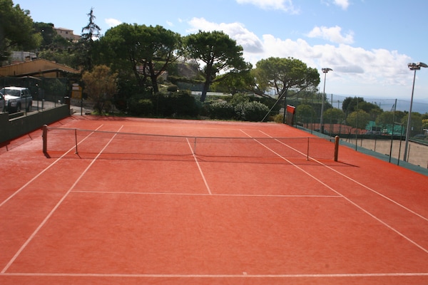 Foto van La Turbie Appartement, La Turbie - Vakantiehuis in La Turbie - ParkFacilities