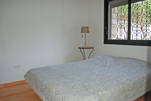 Foto van La Turbie Appartement, La Turbie - Vakantiehuis in La Turbie - BedRoom