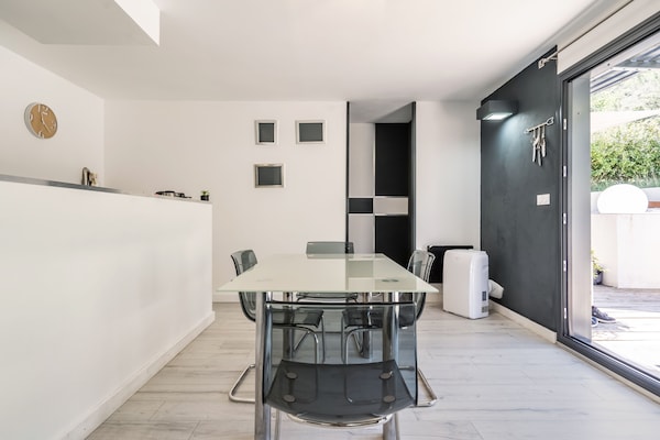 Foto van Elegante villa met privézwembad - Vakantiehuis in Les Vans - DiningRoom