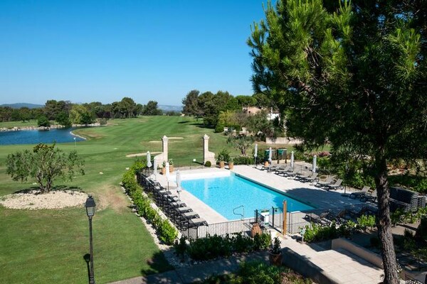 Foto van Appartement in Mallemort met Golf en Zwembad - Vakantiehuis in MALLEMORT - 