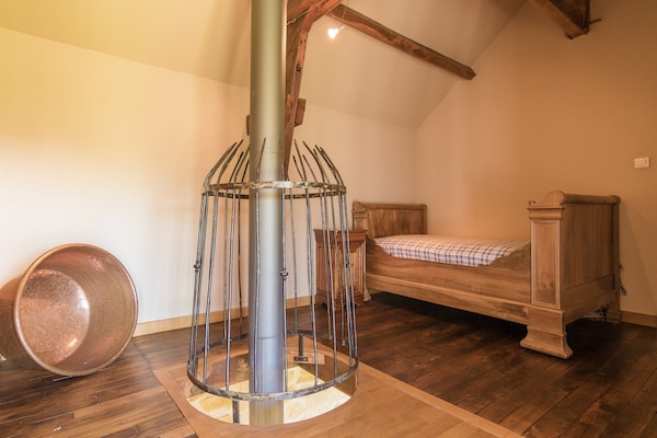 Foto van Modern vakantiehuis met zwembad - Vakantiehuis in Saint Bonnet la Riviére - BedRoom