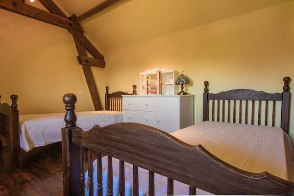 Foto van Modern vakantiehuis met zwembad - Vakantiehuis in Saint Bonnet la Riviére - BedRoom