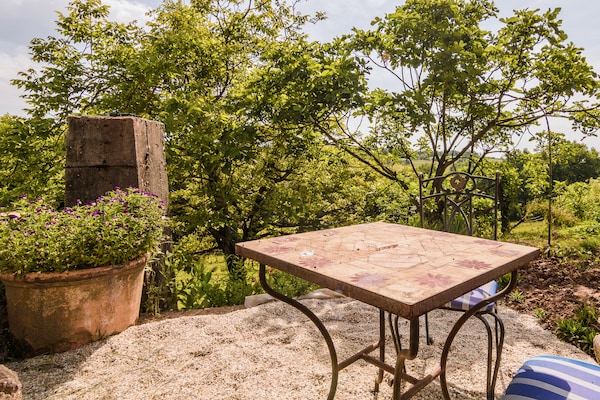 Foto van Modern vakantiehuis met zwembad - Vakantiehuis in Saint Bonnet la Riviére - Ambiance