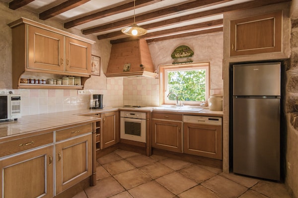 Foto van Modern vakantiehuis met zwembad - Vakantiehuis in Saint Bonnet la Riviére - Kitchen