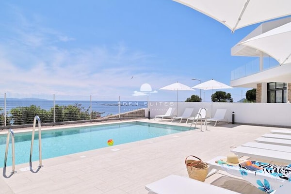 Foto van Appartement op Corsica met zwembad en uitzicht op zee - Untagged