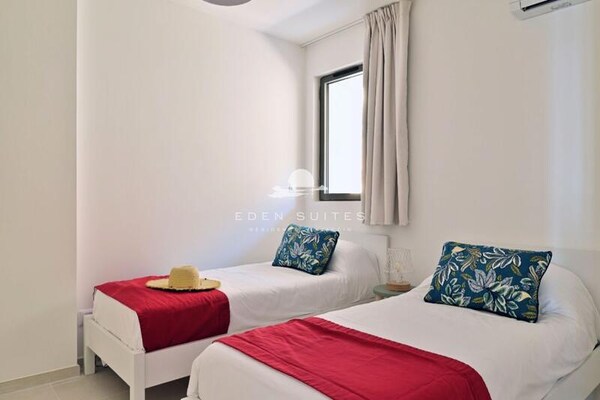 Foto van Appartement op Corsica met zwembad en uitzicht op zee - Untagged